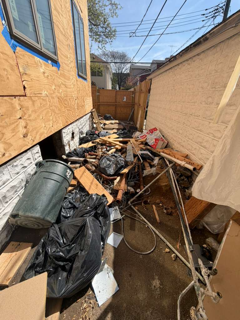 Home junk removal service
